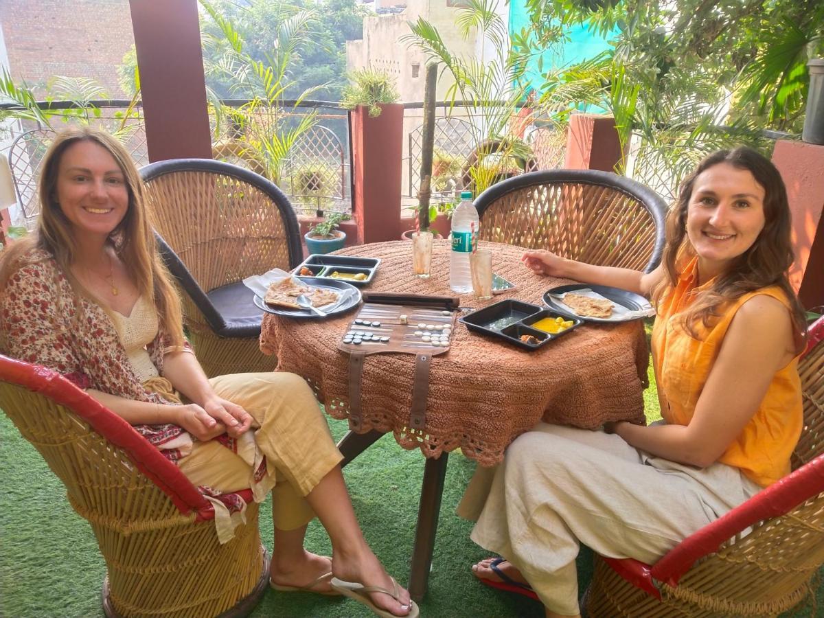 Kishan Home Stay Mathura Extérieur photo