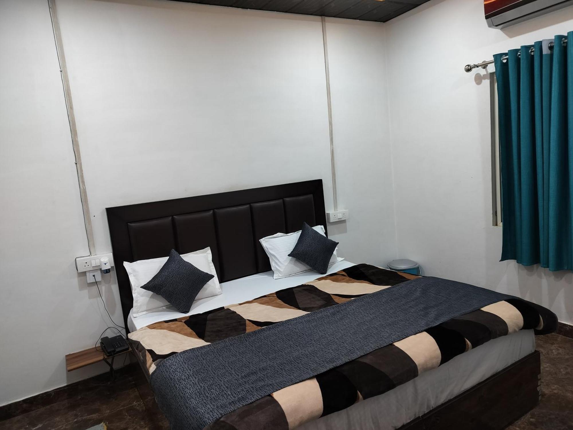 Kishan Home Stay Mathura Extérieur photo